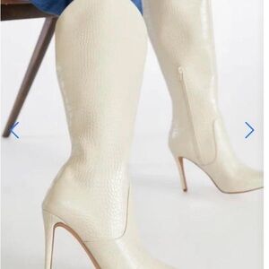Elegant Cream Knee-High Women's Boots size 9